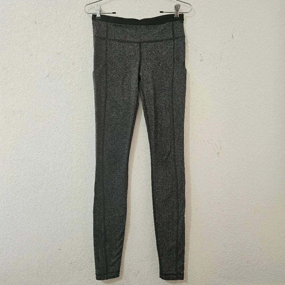 Lululemon Athletica Speed Tight II herringbone pattern, tagless - Picture 2 of 11